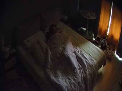 [MP4/ 596M] 公寓酒店  眼镜小情侣 看上去热恋中 女生穿睡衣的样子挺漂亮的 女人是不是都穿衣服的时候更好看1 